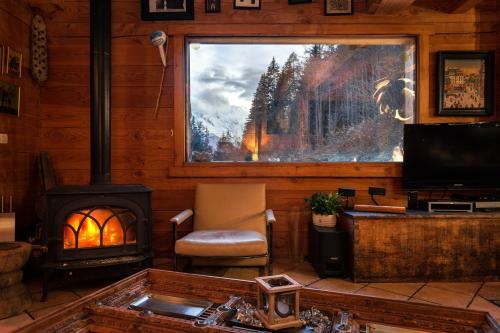 Chalet In The Woods With Mont Blanc View + Fireplace