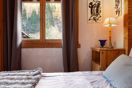 Chalet In The Woods With Mont Blanc View + Fireplace