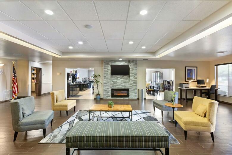 Hotel Comfort Inn And Suites Surprise
