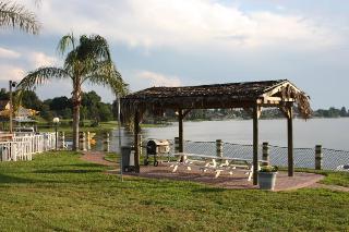 Hotel Lake Roy Beach Inn