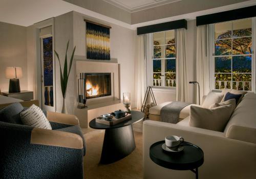 Hotel Macarthur Place Inn & Spa