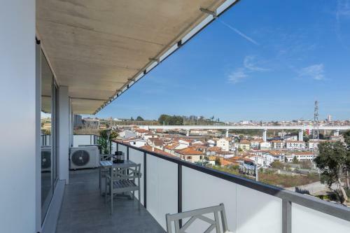 Luxurious Impressive Apartment - Balcony And Pool