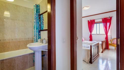 2bdr Nature Apartment W/balcony By Lovelystay