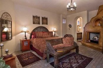 Hotel Adobe Grand Villas
