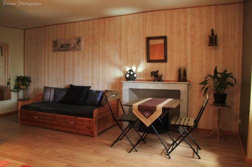 Bed & Breakfast La Pierre Trou�e Chambre D'h�tes