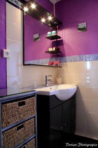 Bed & Breakfast La Pierre Trou�e Chambre D'h�tes