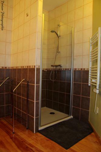 Bed & Breakfast La Pierre Trou�e Chambre D'h�tes
