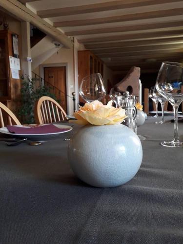 Bed & Breakfast La Pierre Trou�e Chambre D'h�tes