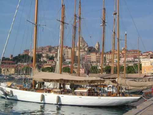 Villa Anna Regione Bussi 57 Imperia