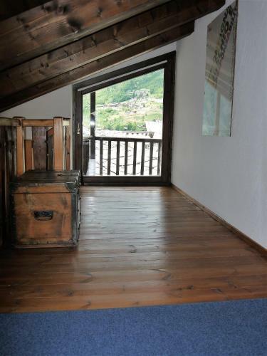 Apartamento Trilocale Con Vista Monte Bianco