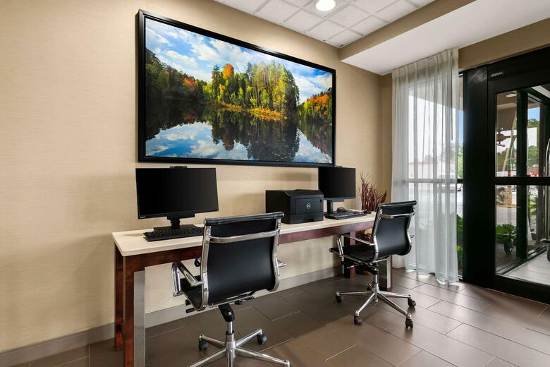 Hotel Comfort Suites Commerce
