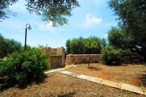 Pajara Salentina Con Ampia Veranda E Giardino