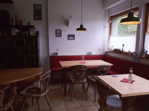 Hostal B & B Der Waldvogel