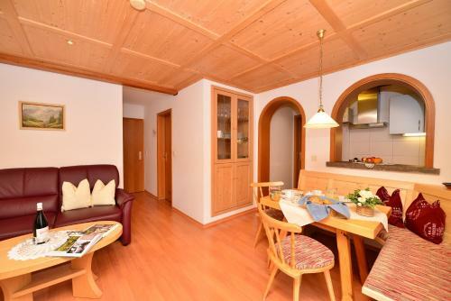 Apartamentos Ferienwohnungen Hennenm�hle