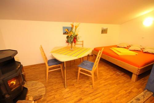 Apartamentos Ferienwohnungen Hennenm�hle