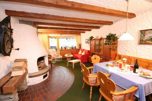 Apartamentos Ferienwohnungen Hennenm�hle