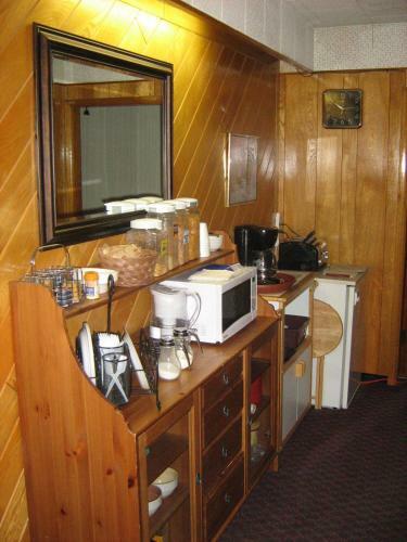 Airport Inn Motel & Rv Park