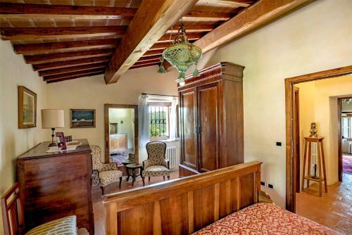 Villa Tuscan Farmhouse With Swimming Pool