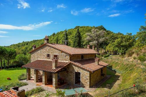 Villa Tuscan Farmhouse With Swimming Pool