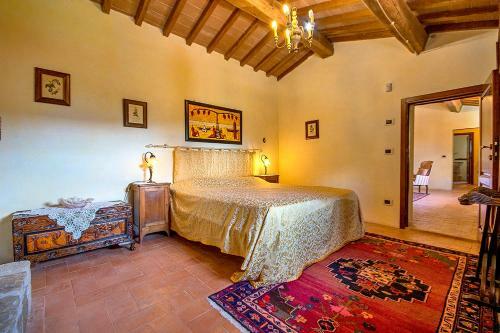 Villa Tuscan Farmhouse With Swimming Pool
