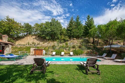 Villa Tuscan Farmhouse With Swimming Pool