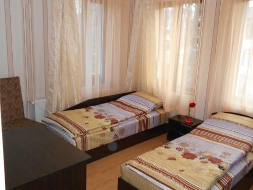 Hostal Nenchova Guest House