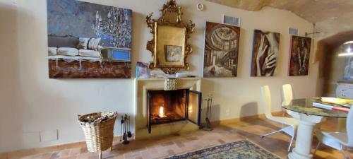 Hostal Casa Tudor Art Luxury Rooms
