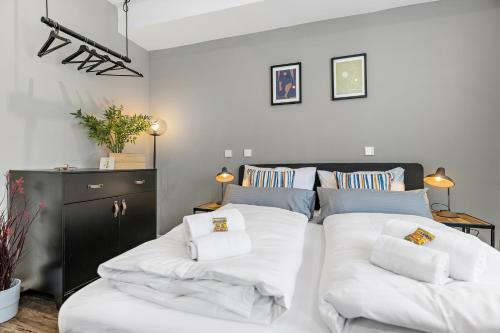 Bright - Stylish & New Design Apartment - Kitchen - Netflix
