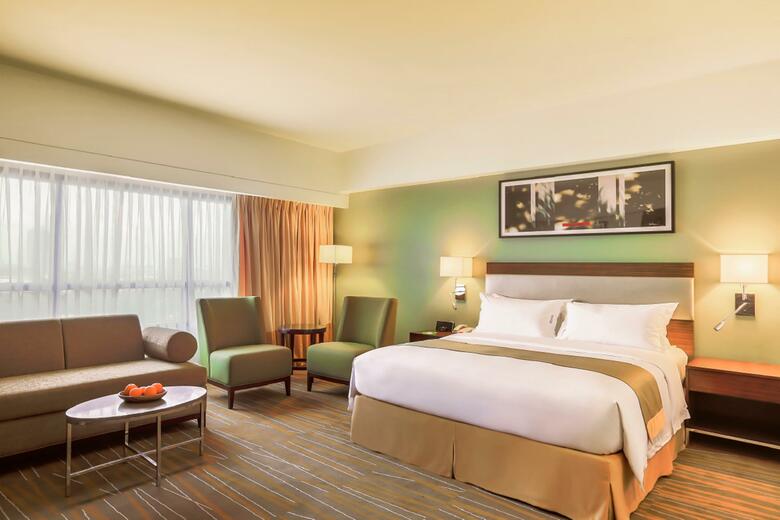 Hotel Holiday Inn & Suites Makati