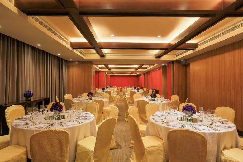 Hotel Holiday Inn & Suites Makati