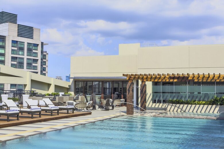 Hotel Holiday Inn & Suites Makati