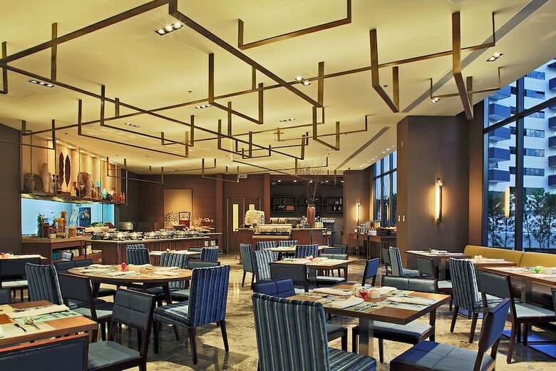 Hotel Holiday Inn & Suites Makati