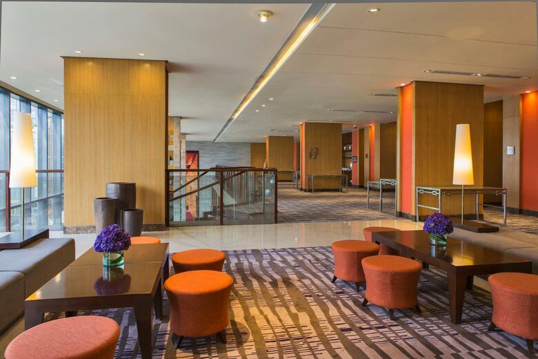 Hotel Holiday Inn & Suites Makati