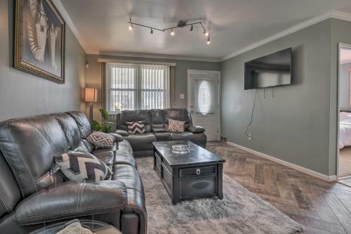 Charming Landover Home With Yard About 10 Mi To Dc!