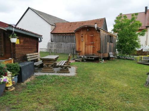 Sch�ferwagen Auf Dem Ferienhof Stark