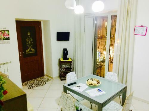 Miseria E Nobilt� Apartment