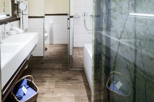 Hotel Ebner's Waldhof Am See Resort & Spa