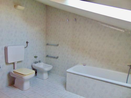 Apartamento N244 - Numana, Ampio Trilocale In Centro