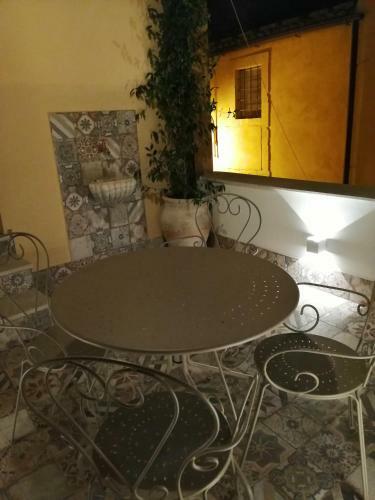Casa Indipendente Con Terrazzo Nel Centro Storico Di Noto