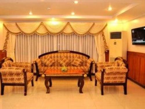 Rain Rock Hotel
