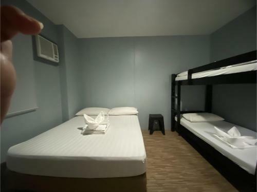 Hostal Oyo 878 Dg Budget Hotel Naia
