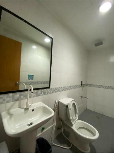 Hostal Oyo 878 Dg Budget Hotel Naia