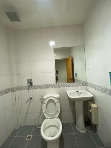 Hostal Oyo 878 Dg Budget Hotel Naia
