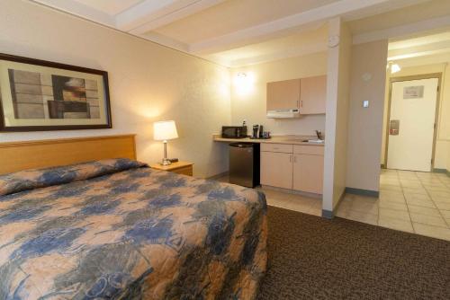Motel Bcm Inns Fort Mcmurray - Franklin Avenue