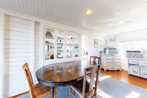 Cliff House Beach Retreat