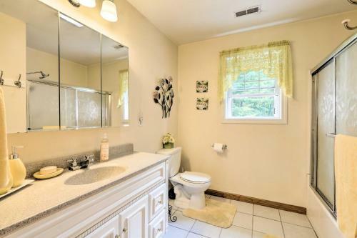Granby Home With Deck Less Than Half Mi To Aldrich Lake!