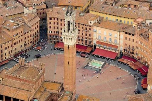 Tower (terratetto) Caratteristico In Pietra