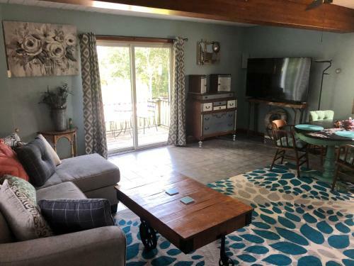 1 Bed Cottage, Water Views & Water Access, Kayaks