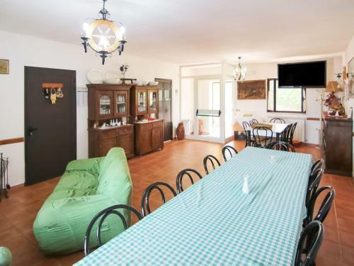 Secluded Villa In Parenti With Garden