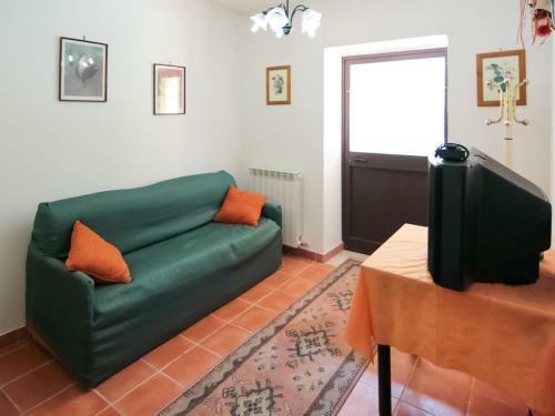 Secluded Villa In Parenti With Garden